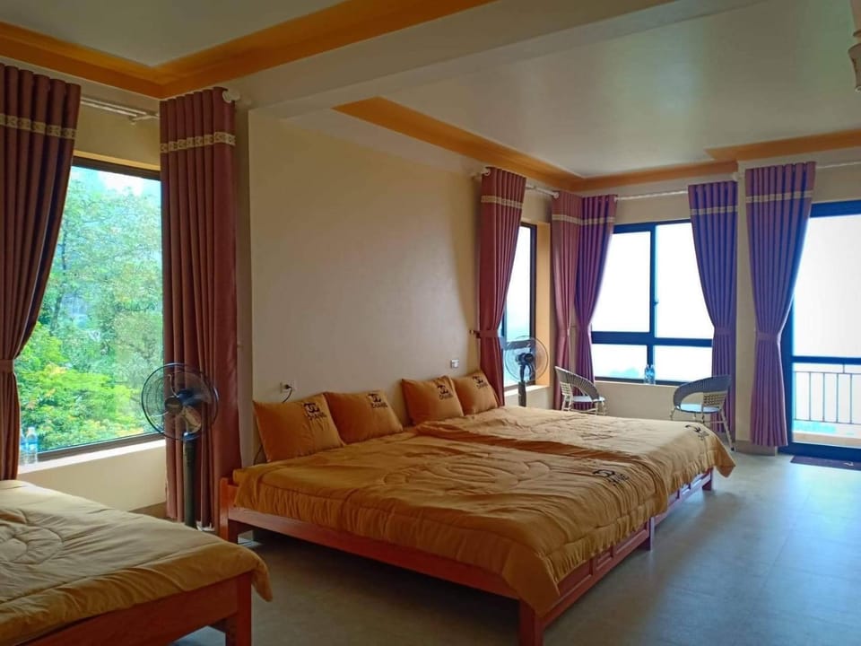 Bed, Photo of the whole room, Bedroom, Mountain view