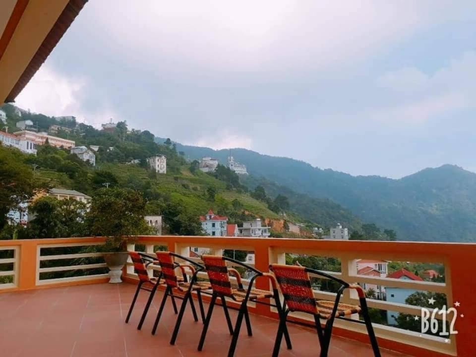 Balcony/Terrace, Mountain view