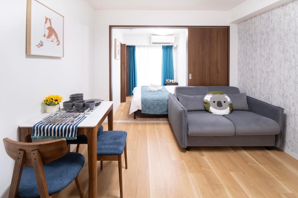 Living room, Photo of the whole room, Seating area, Dining area, Bedroom