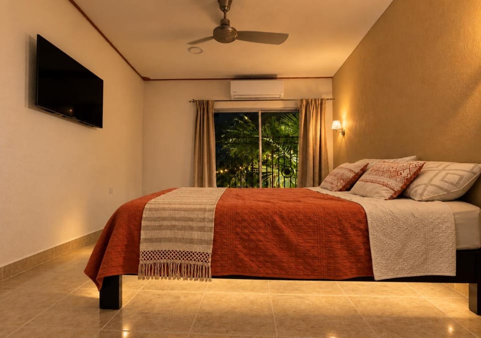 Colonial Villa in Merida Centro 4BR 3BA Private Pool Near Paseo de Montejo Villa in Merida