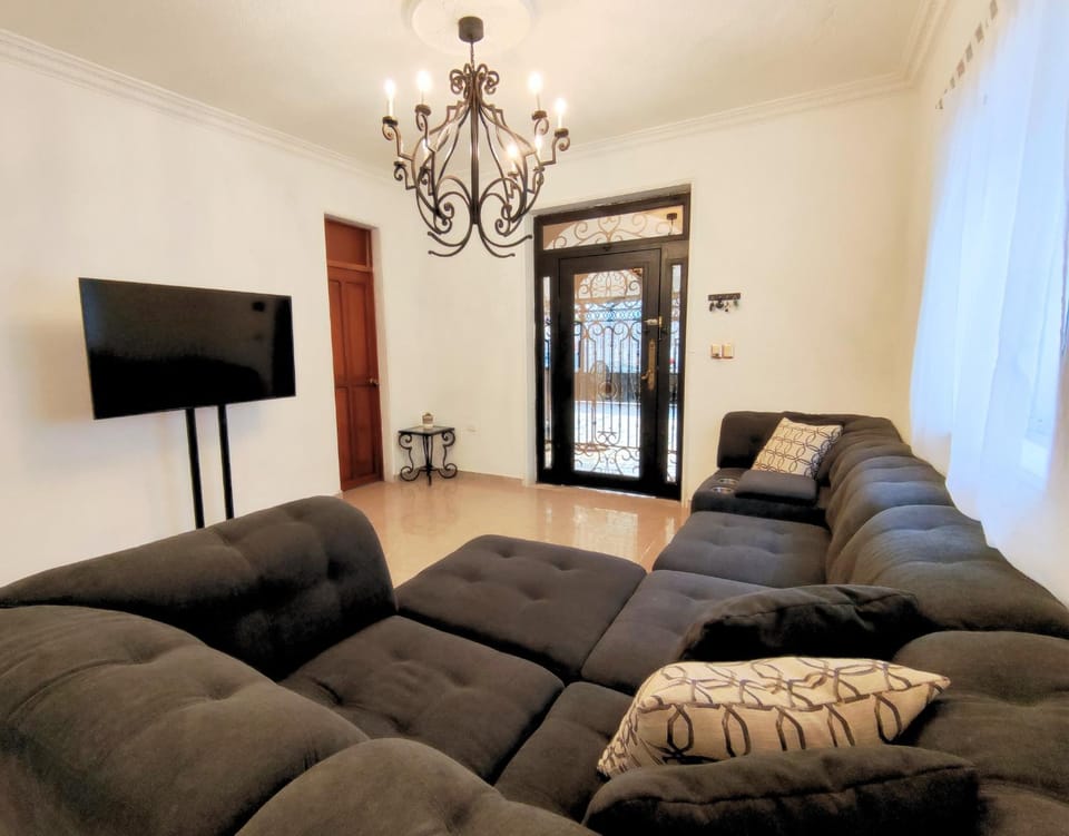 Communal lounge/ TV room, TV and multimedia, Living room, Seating area, Evening entertainment
