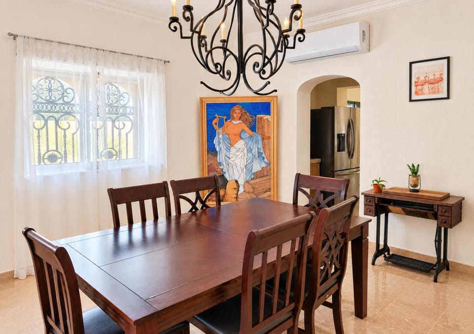 Colonial Villa in Merida Centro 4BR 3BA Private Pool Near Paseo de Montejo Villa in Merida