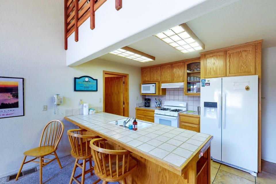 Streiff Lake House House in Bass Lake