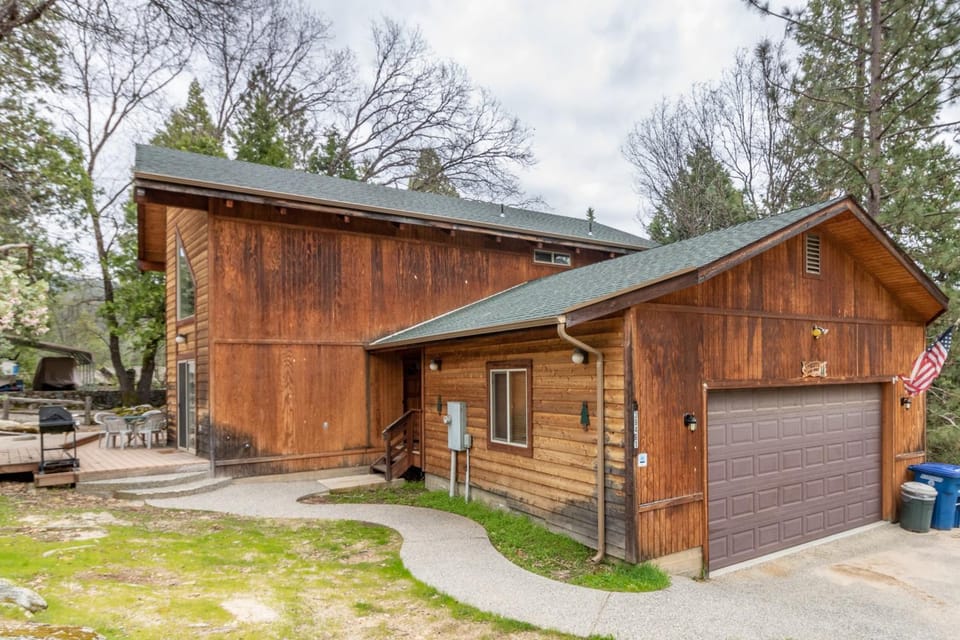 Streiff Lake House House in Bass Lake