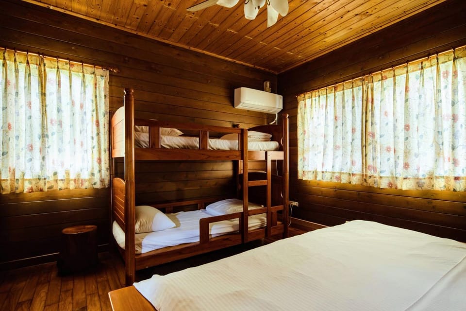 Bed, Photo of the whole room, Bedroom, bunk bed