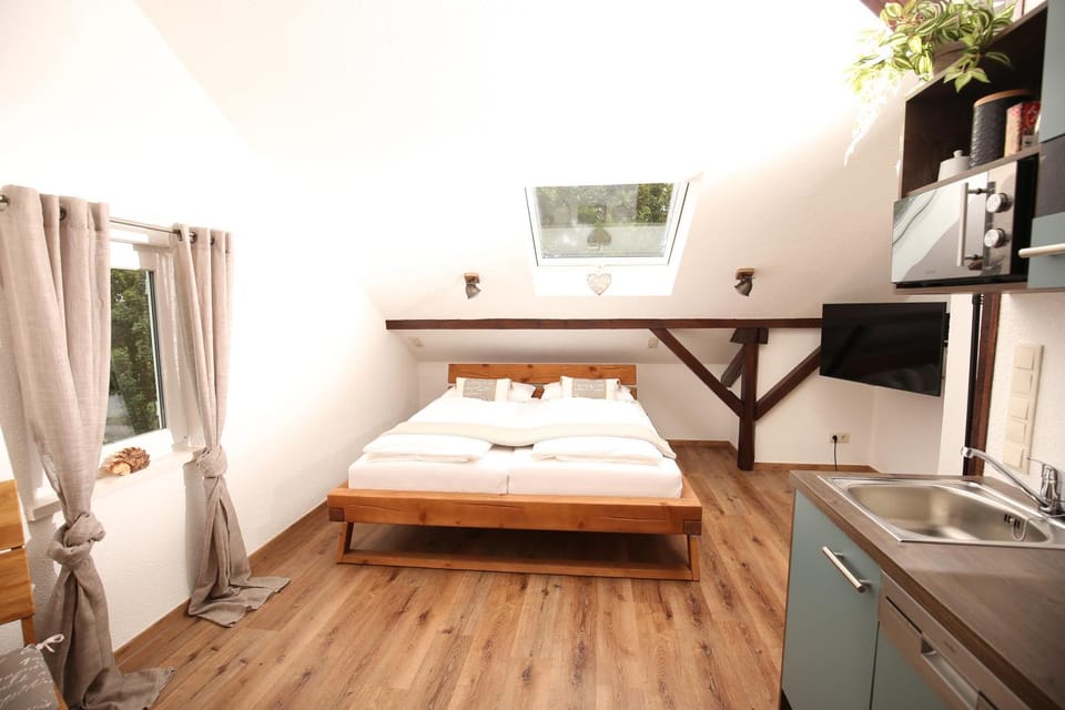 Bed, Photo of the whole room