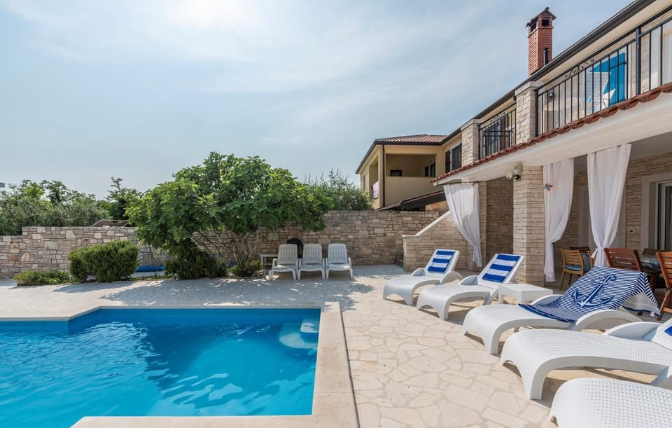 Casa Pietra Villa in Monterol