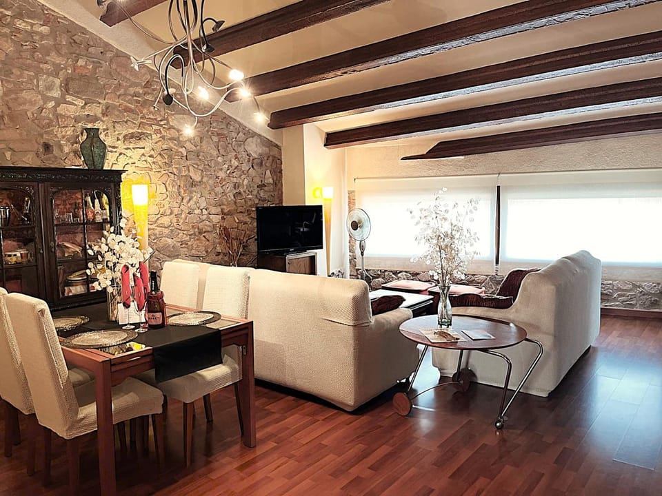 Apartament Loft Les Golfes de Can Mascarbo, mimar-te en un confortable espai Apartment in Selva