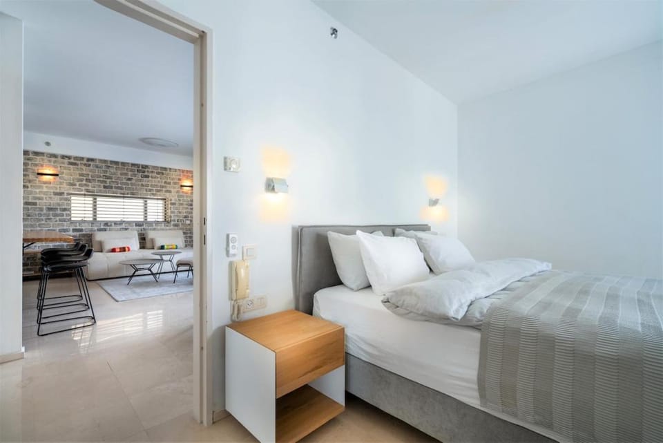 Stylish 2BR Tel Aviv Luxury & Ease by SeaNRent Apartment in Tel Aviv-Yafo