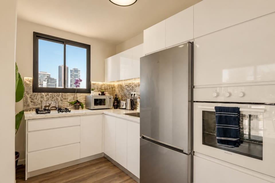 TV and multimedia, Coffee/tea facilities, Kitchen or kitchenette, Living room, Food, pet friendly, stove, toaster