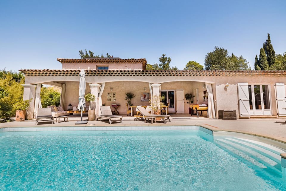 Property building, Garden view, Swimming pool, sunbed