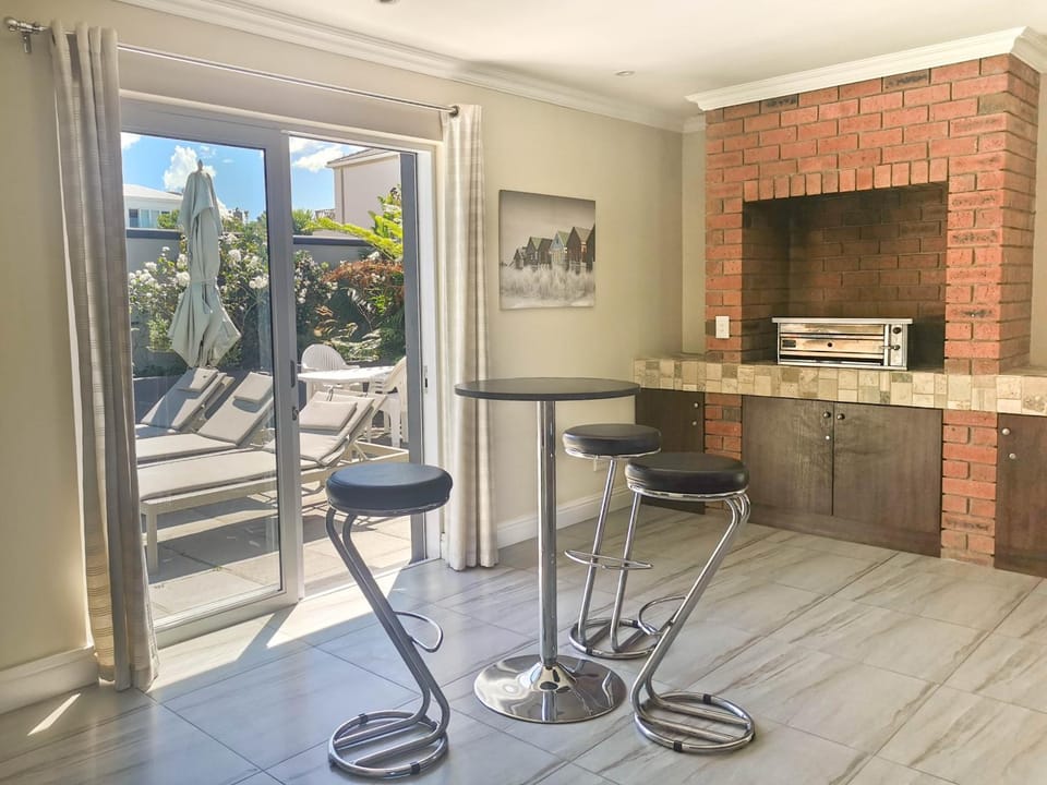 Patio, BBQ facilities, BBQ facilities, Seating area