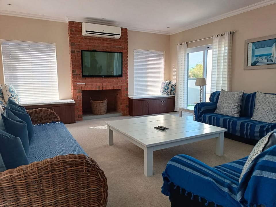 TV and multimedia, Living room, air conditioner