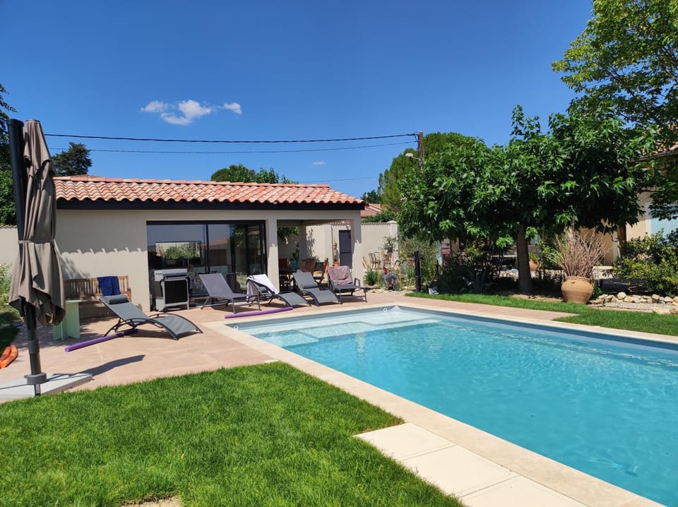Patio, Garden view, Pool view, Swimming pool, sunbed