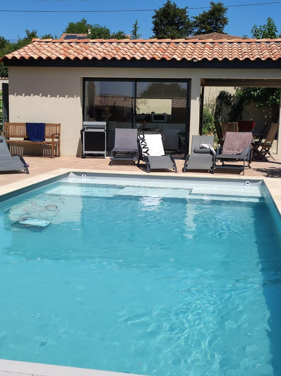 BBQ facilities, Communal kitchen, Swimming pool