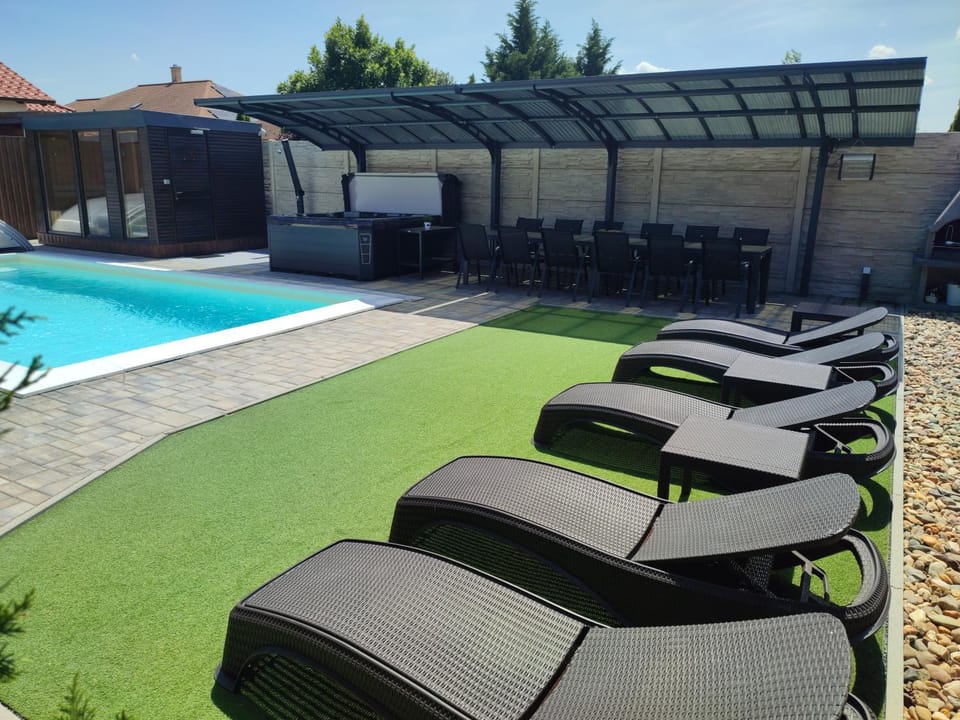 Tópart Apartmanok Apartment in Szeged