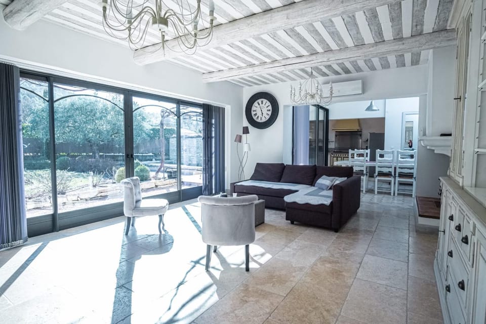 Gîte tout confort - jardin et piscine House in Provence-Alpes-Côte d'Azur