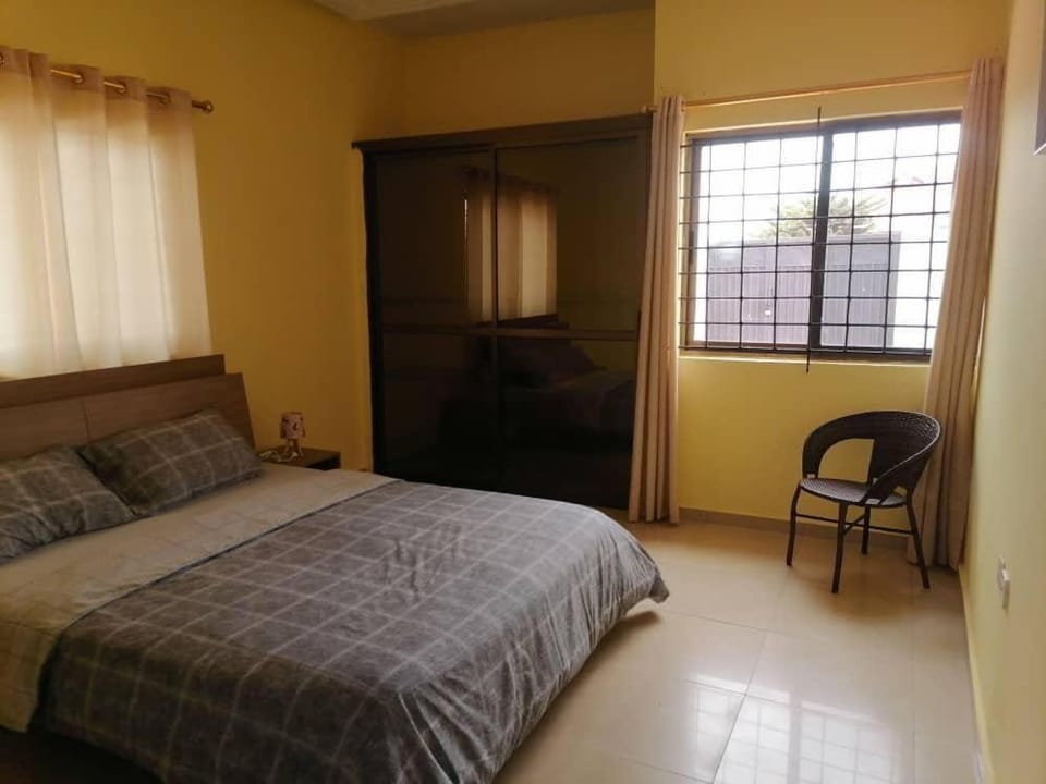Cheerful 2-bedroom Apartment with free parking Apartment in Kumasi