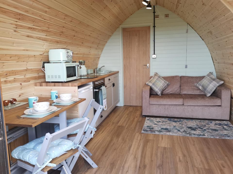 Living room, Dining area