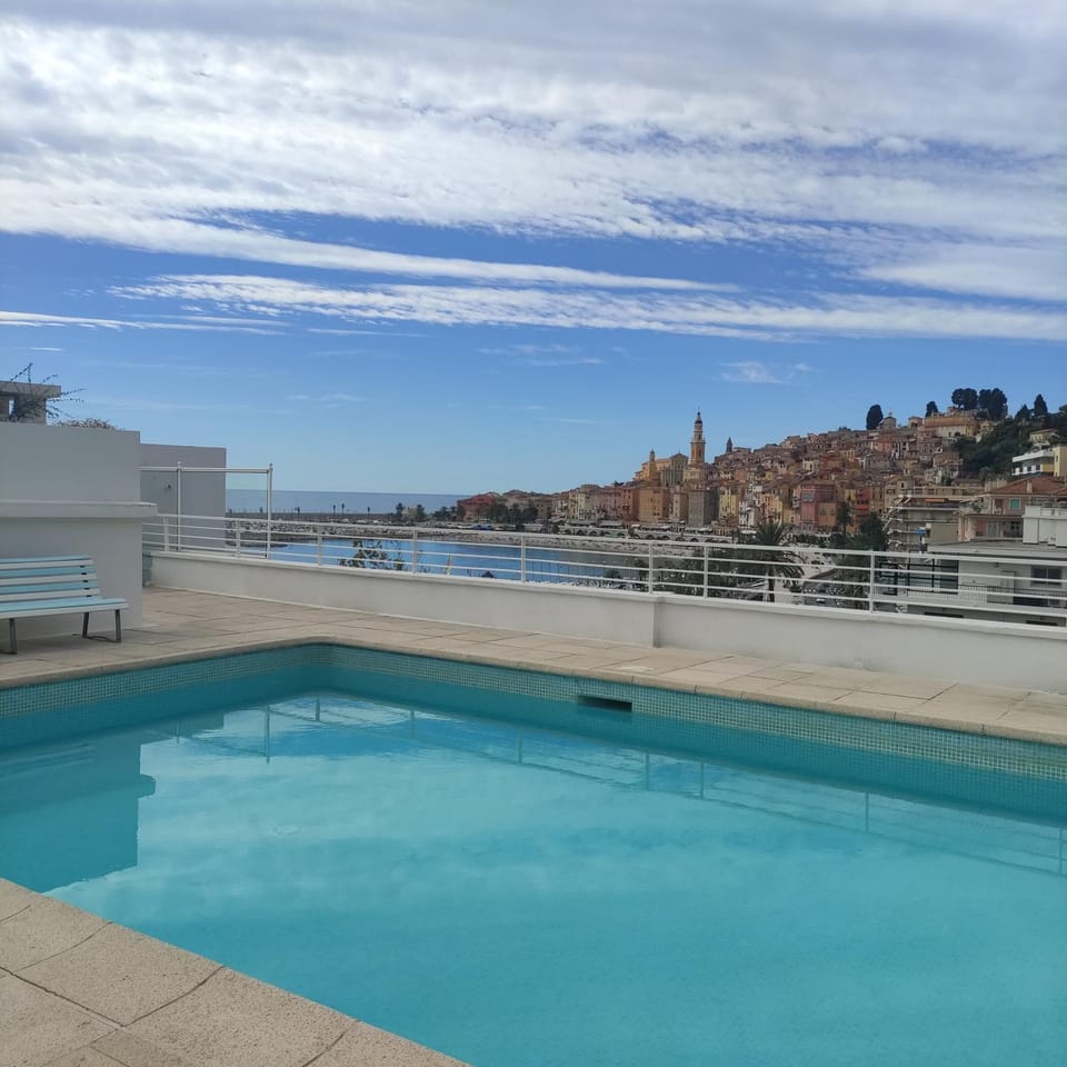 Pool view, Swimming pool
