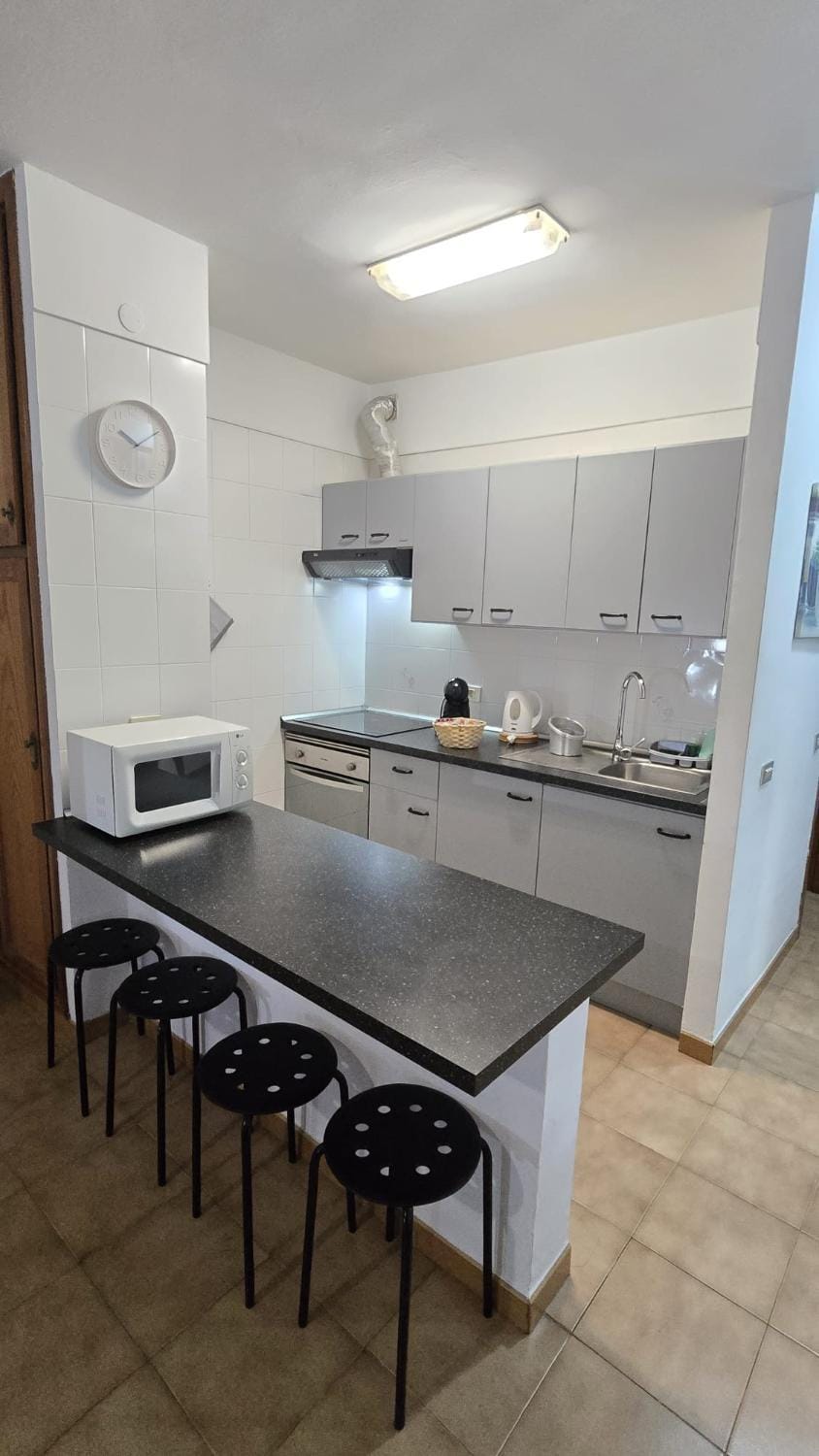Los Cristianos Apartment, 1 bedroom Wifi Free & Big Terrace House in Los Cristianos