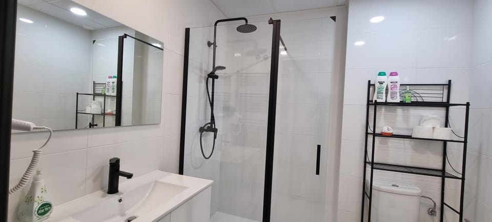 Shower, Bathroom, towels
