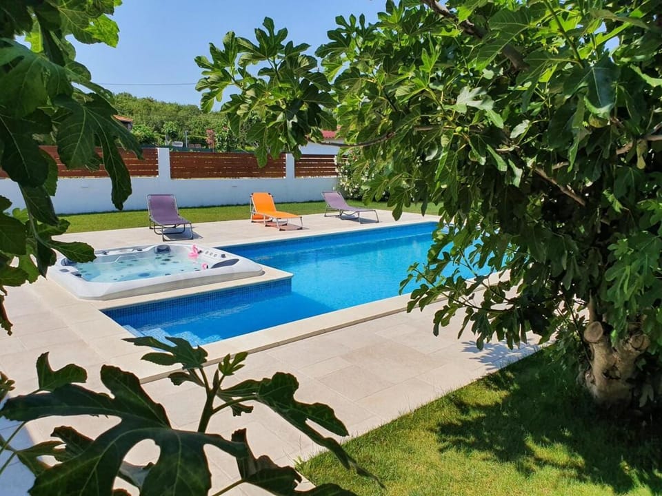 Relaxing Villa with HotTub & Pool - Medulin Villa in Medulin