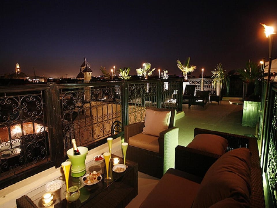 Patio, Night