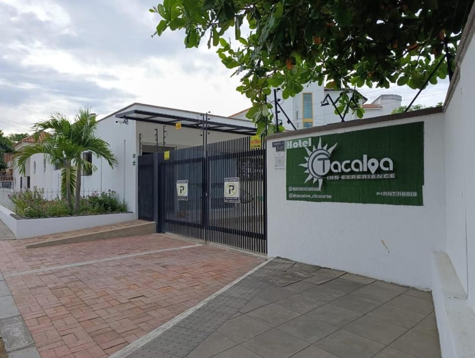 Property building, Off site, Natural landscape, Lobby or reception, On site, Location