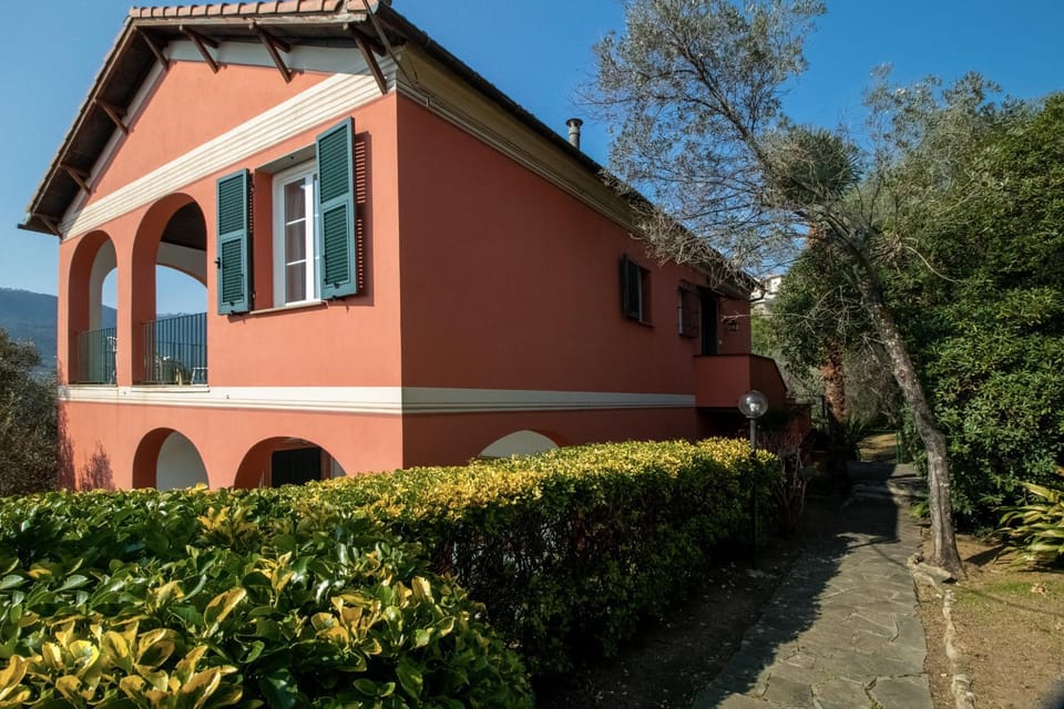 Property building, Facade/entrance, Garden