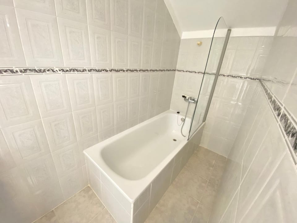 Bathroom, Bath