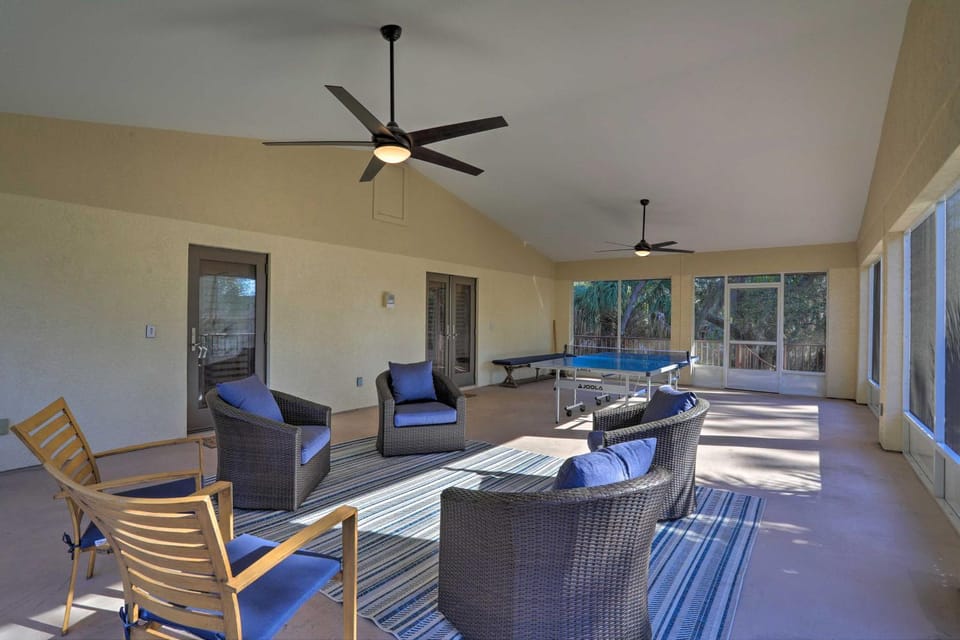 Largo Home + Outdoor Oasis: ‘The Peacock Farm’ House in Seminole