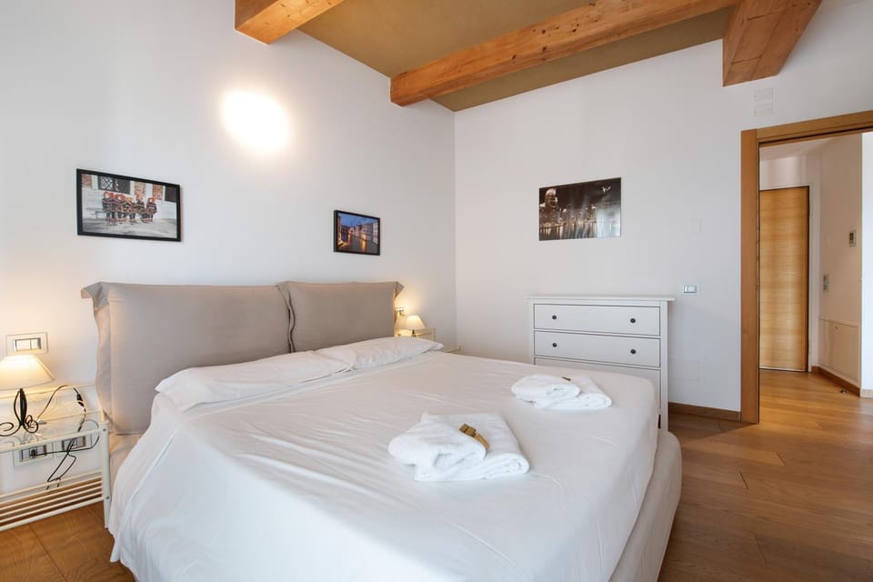 Property building, Living room, Bedroom