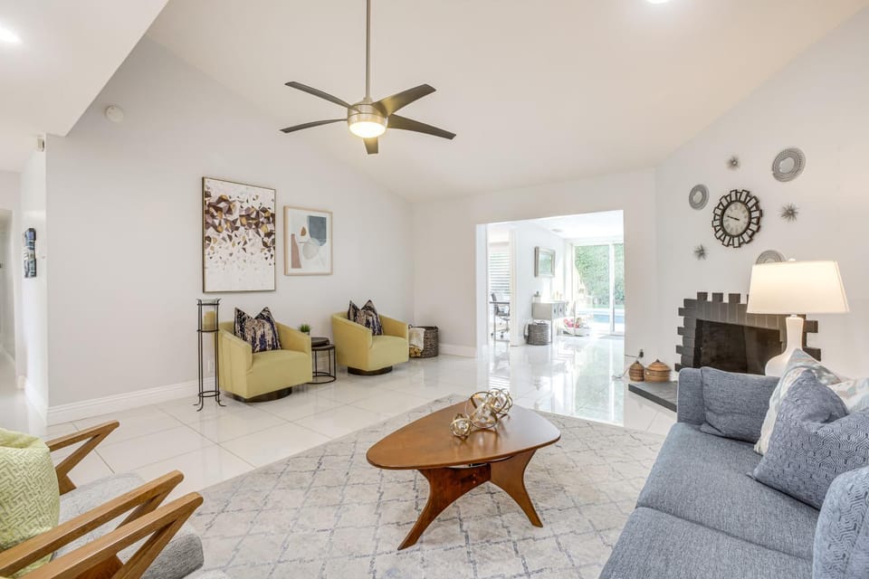 1 Mi to Dtwn Palm Springs: Home w/ Fire Pit! House in Palm Springs