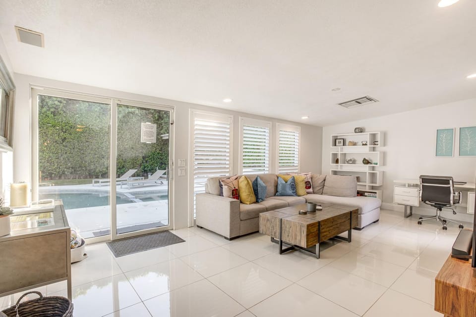 1 Mi to Dtwn Palm Springs: Home w/ Fire Pit! House in Palm Springs