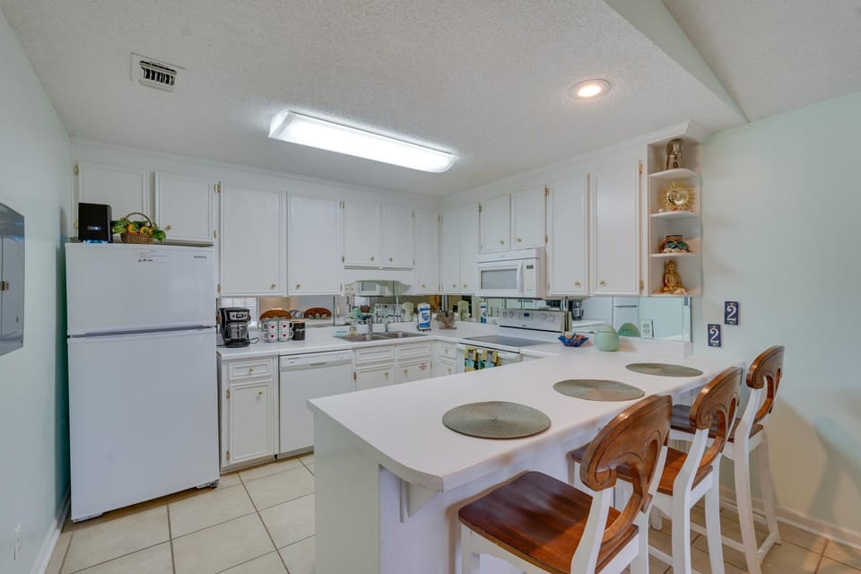Cozy PCB Condo < 1/2 Mile to Public Beach Access! House in Panama City Beach