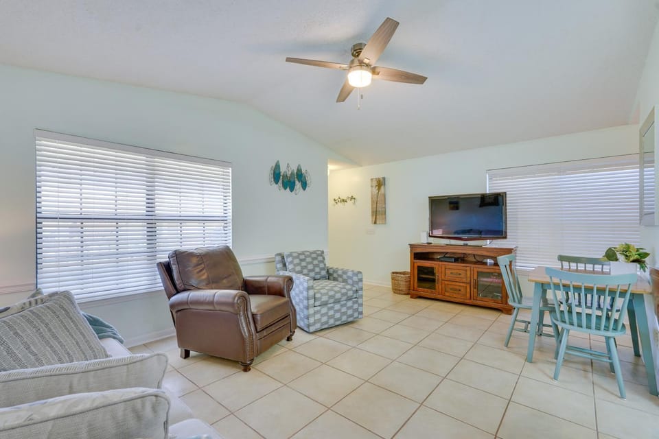 Cozy PCB Condo < 1/2 Mile to Public Beach Access! House in Panama City Beach