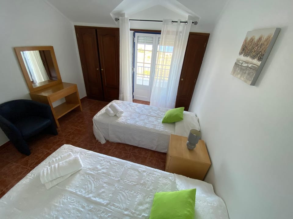 Bed, Balcony/Terrace, Photo of the whole room, Bedroom