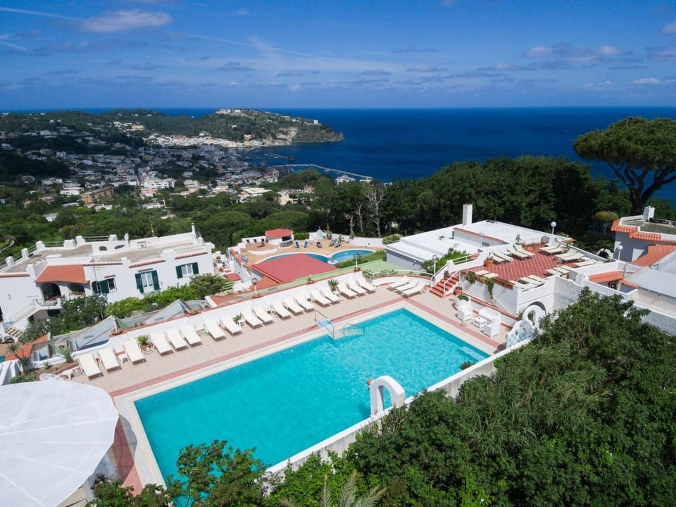 Bird's eye view, Pool view