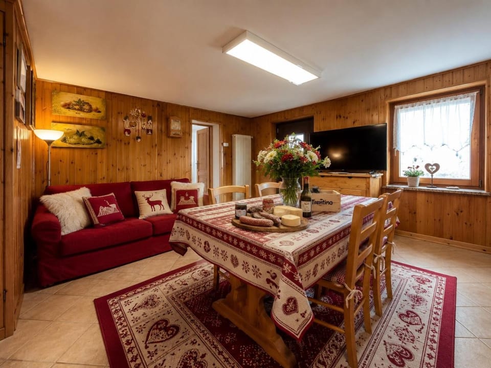 Communal lounge/ TV room, TV and multimedia, Living room, Food and drinks, Seating area, Dining area, Evening entertainment, Food
