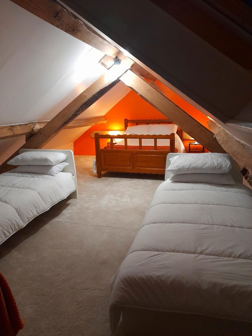 Bed, Photo of the whole room
