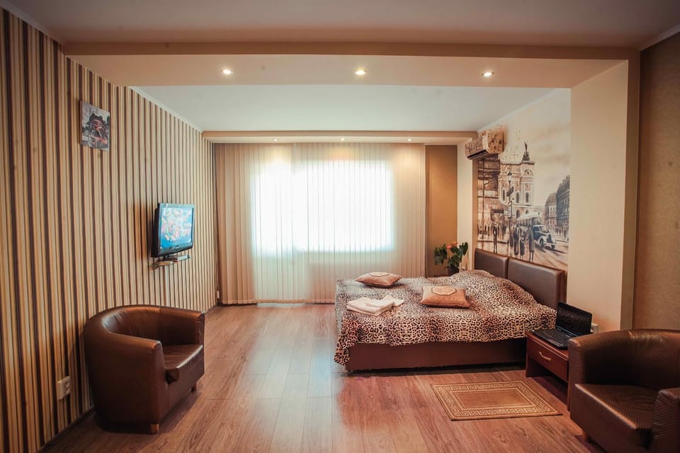 Bed, TV and multimedia, Photo of the whole room