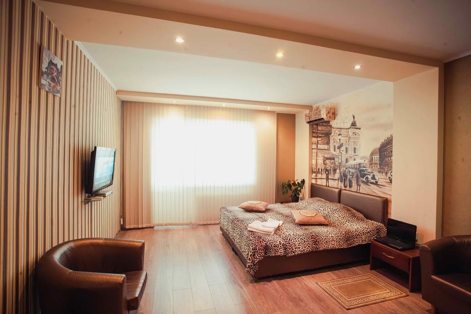 Bed, TV and multimedia, Photo of the whole room