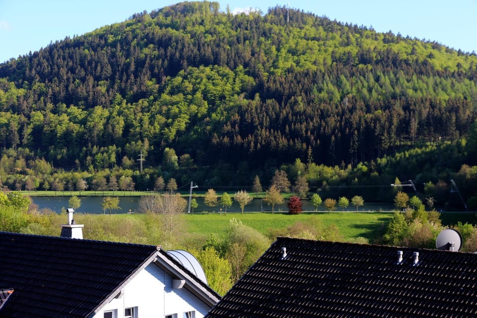 Nearby landmark, Spring, Day, Natural landscape, View (from property/room), Lake view, Mountain view