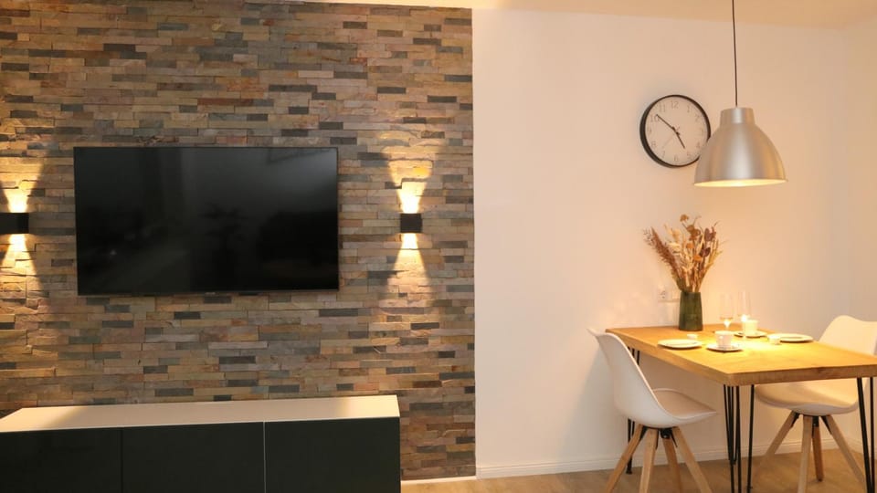 TV and multimedia, Dining area