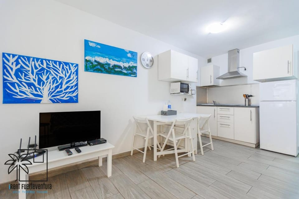 TV and multimedia, Kitchen or kitchenette, Living room