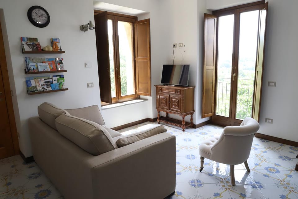 Communal lounge/ TV room, Internal: Not applicable to any particular room