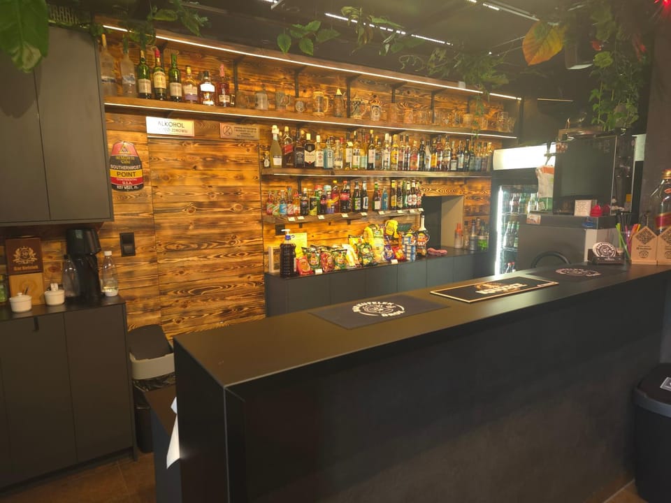 Restaurant/places to eat, On site