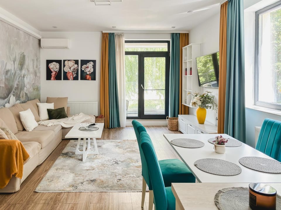 Smaranda Park Lake Apartment in Bucharest