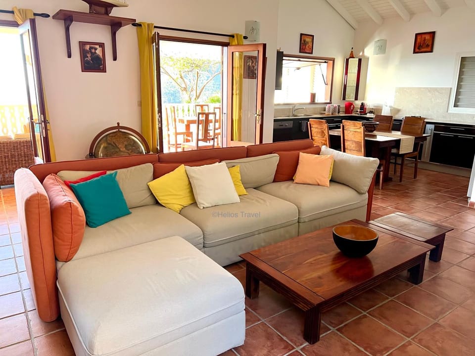 Living room, Seating area, Dining area, kitchen